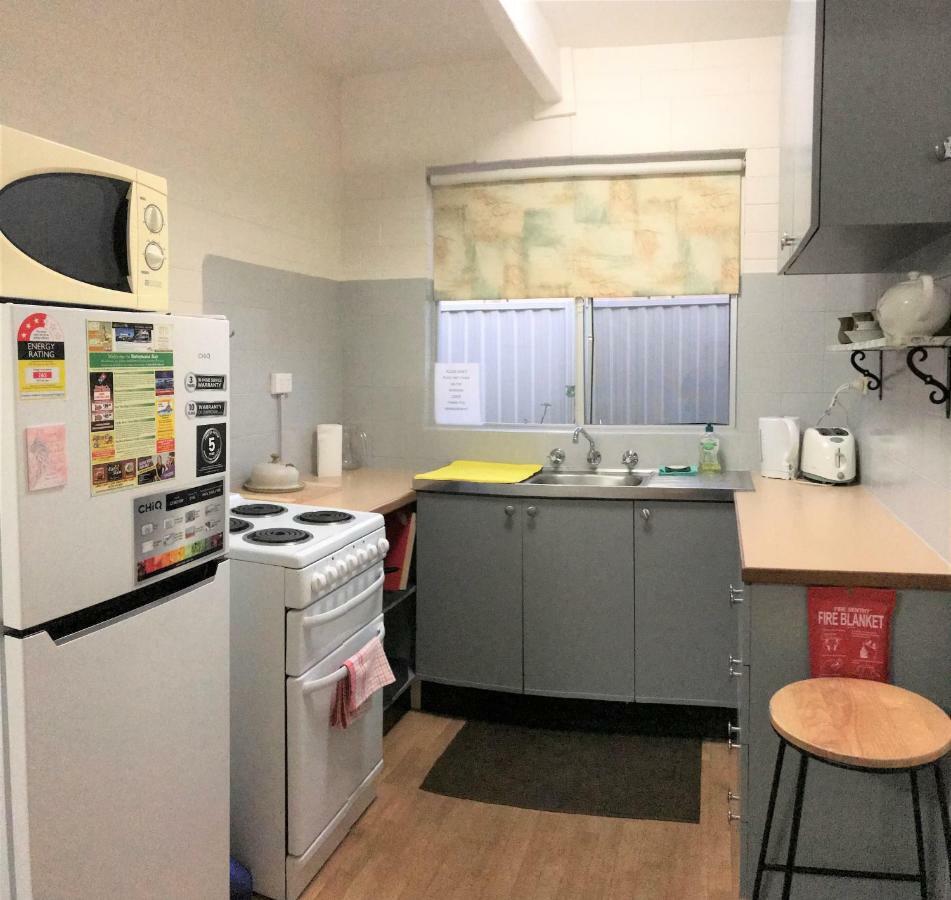 Kon Tiki Apartments 바테만스베이 외부 사진