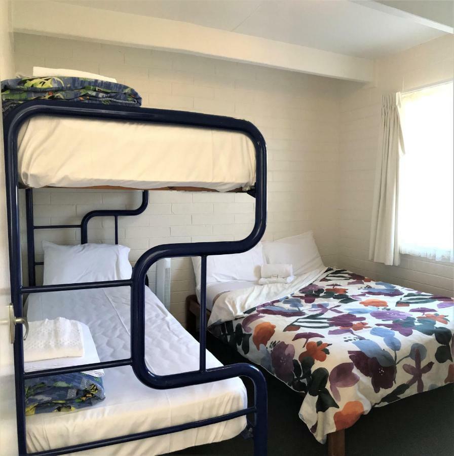 Kon Tiki Apartments 바테만스베이 외부 사진