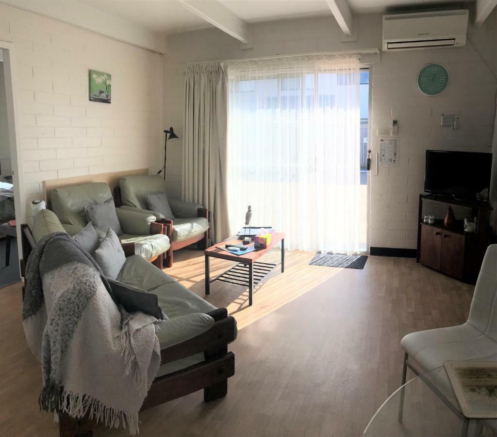 Kon Tiki Apartments 바테만스베이 외부 사진