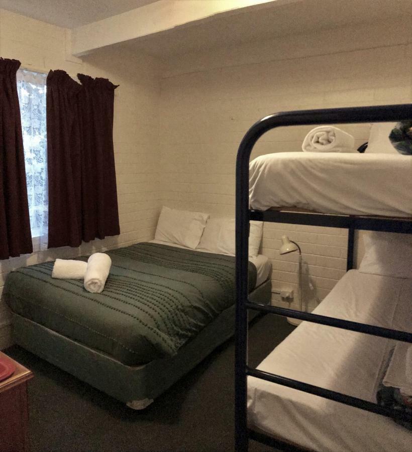 Kon Tiki Apartments 바테만스베이 외부 사진