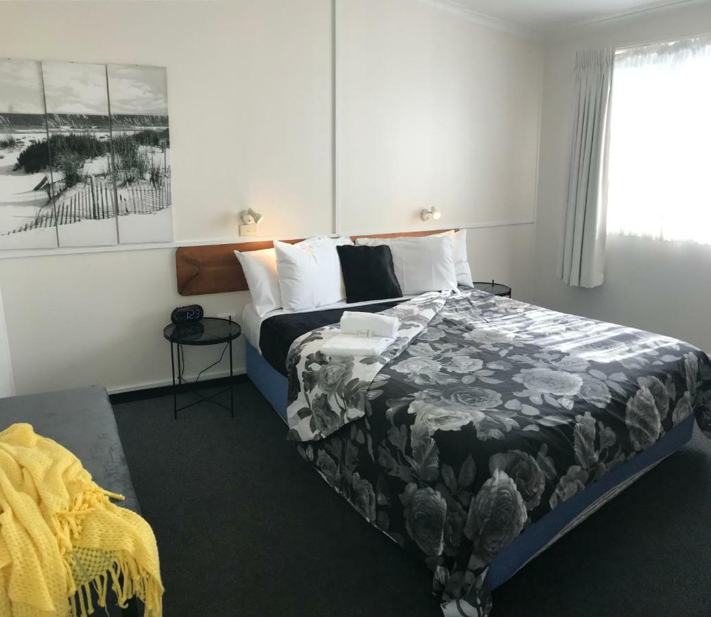 Kon Tiki Apartments 바테만스베이 외부 사진