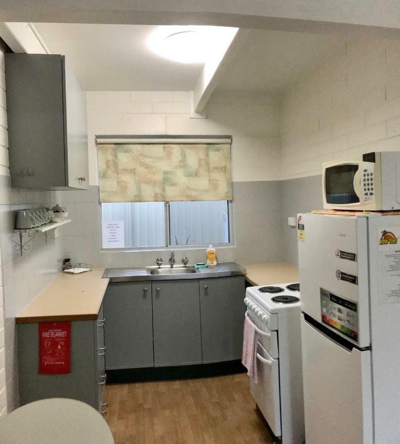 Kon Tiki Apartments 바테만스베이 외부 사진